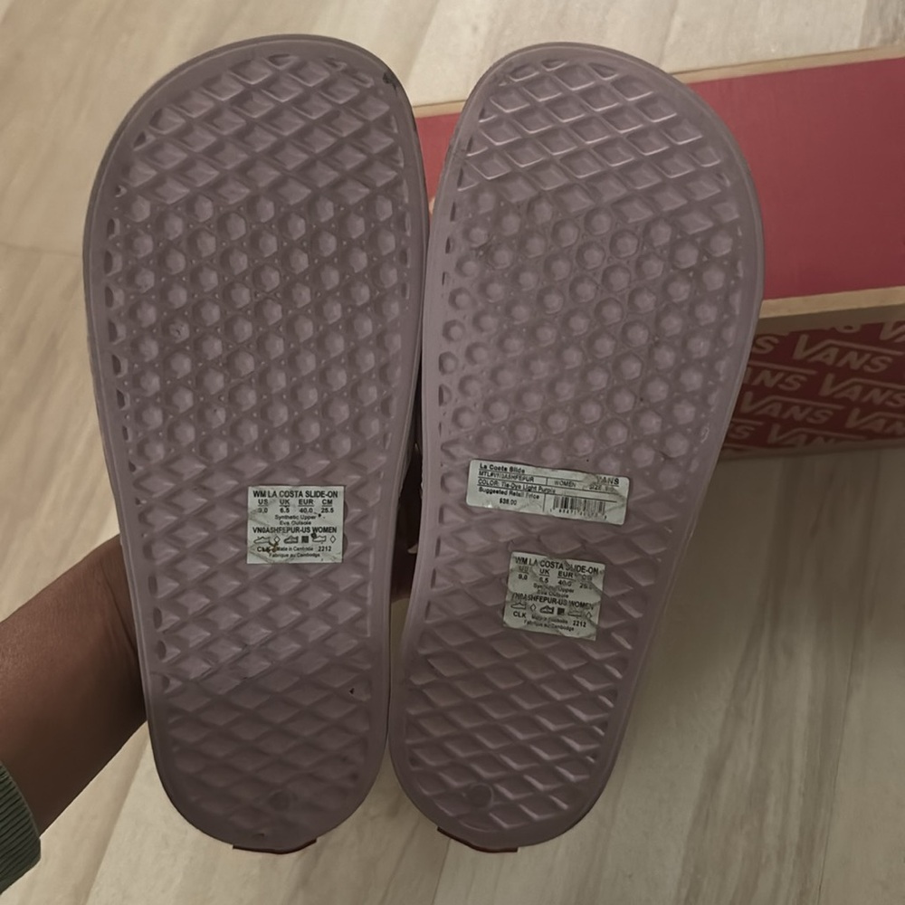 Vans - Picture 5 of 7